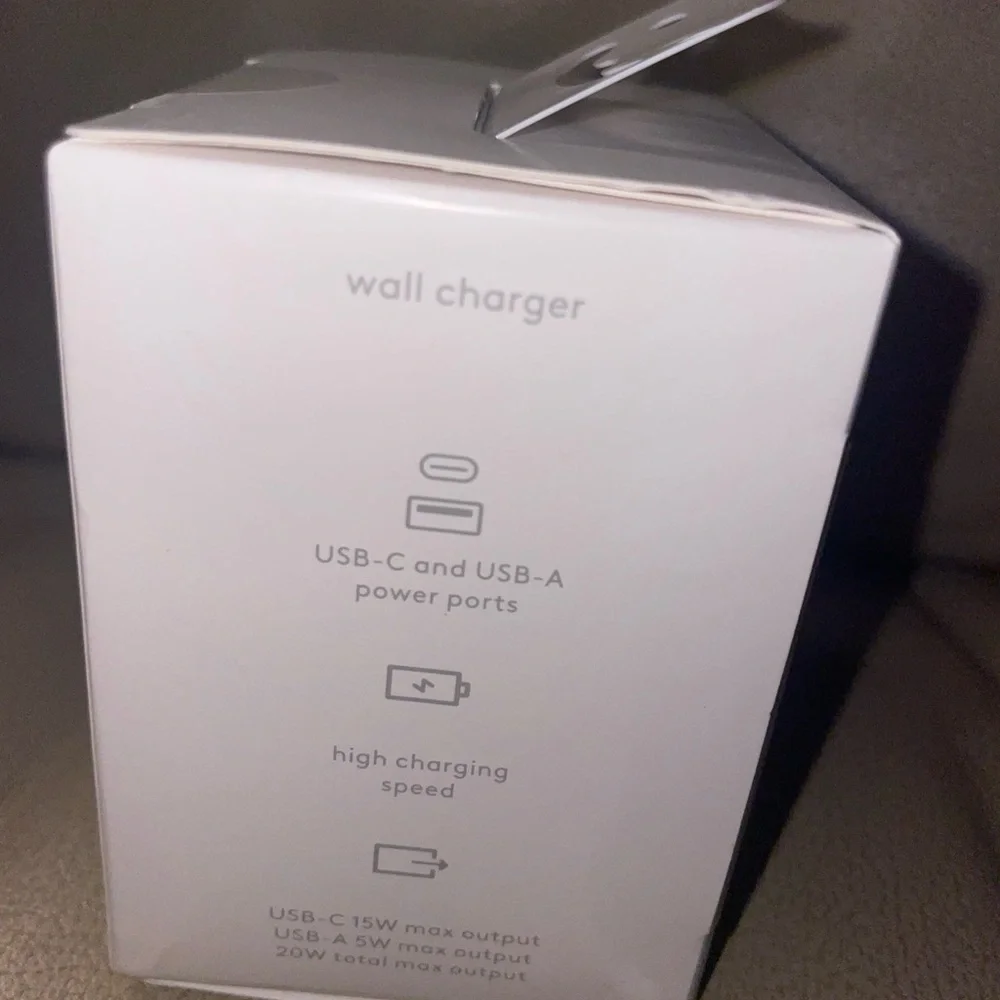 Heyday Gold and White Wall Charger Transparent NWT 15 W Usb A and Usb C Ports